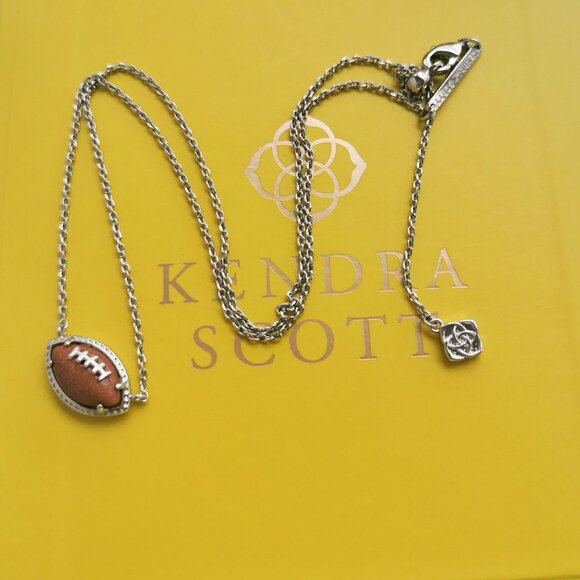 Kendra Scott Football Silver Orange Goldstone Short Necklace New - Picture 2 of 3